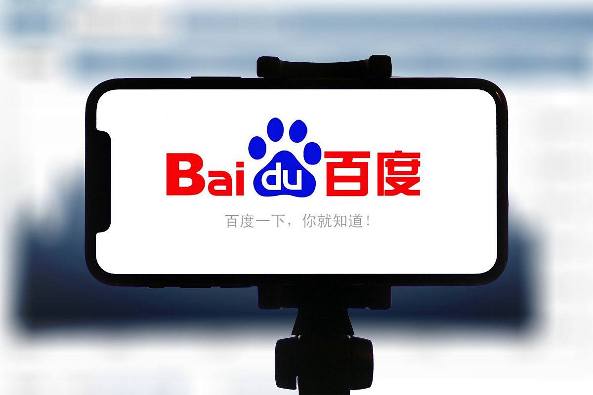 高市早苗被特朗普介绍后高兴到转圈